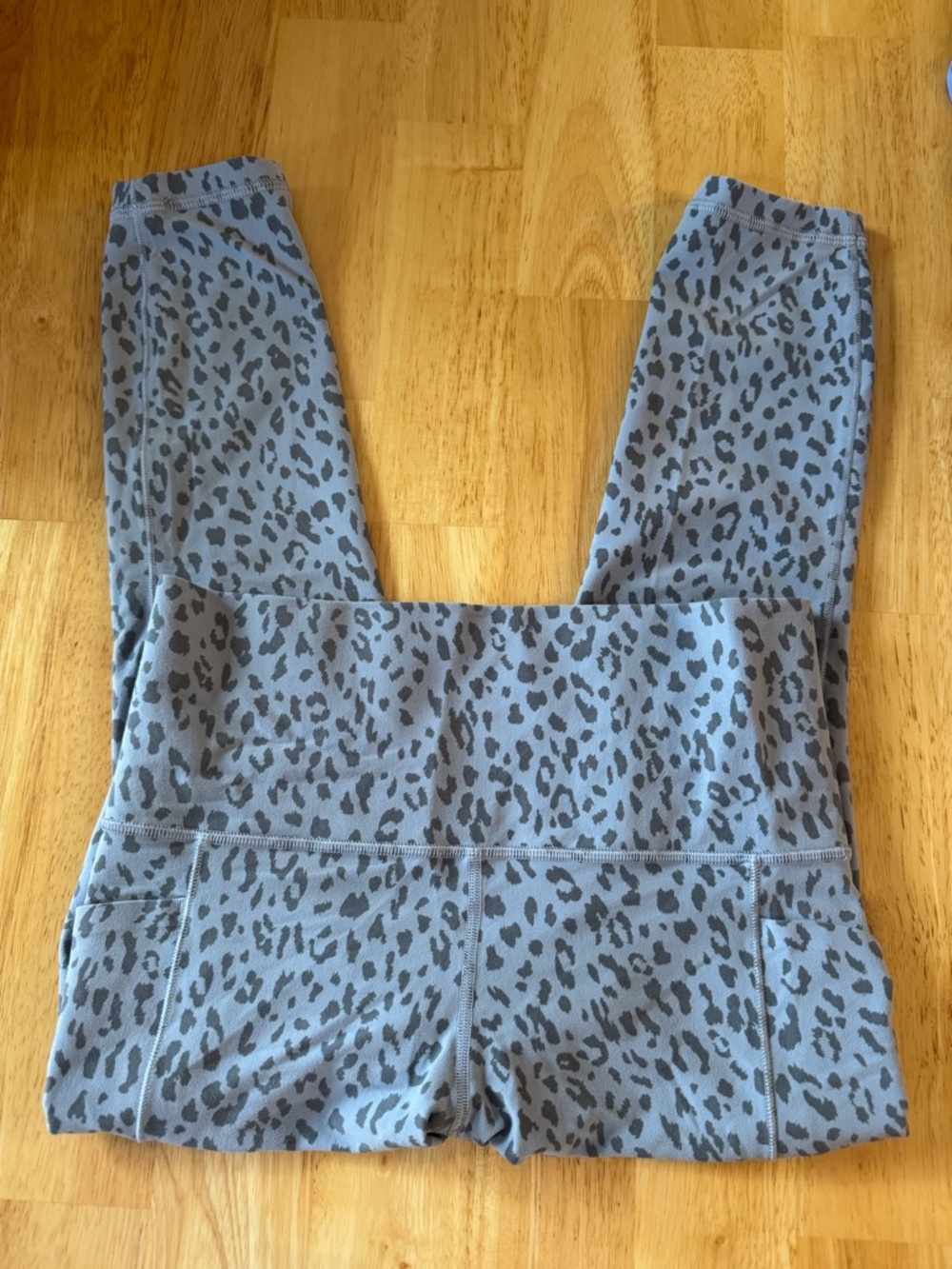 Athleta Leopard Print High-Waist 7/8 Salutation leggings